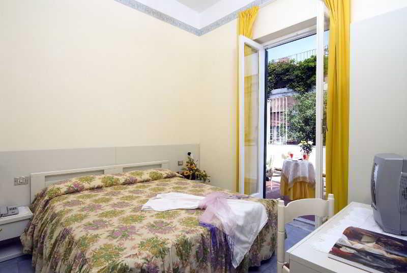Villa Diana - Beach & Rooms Ischia Exterior foto